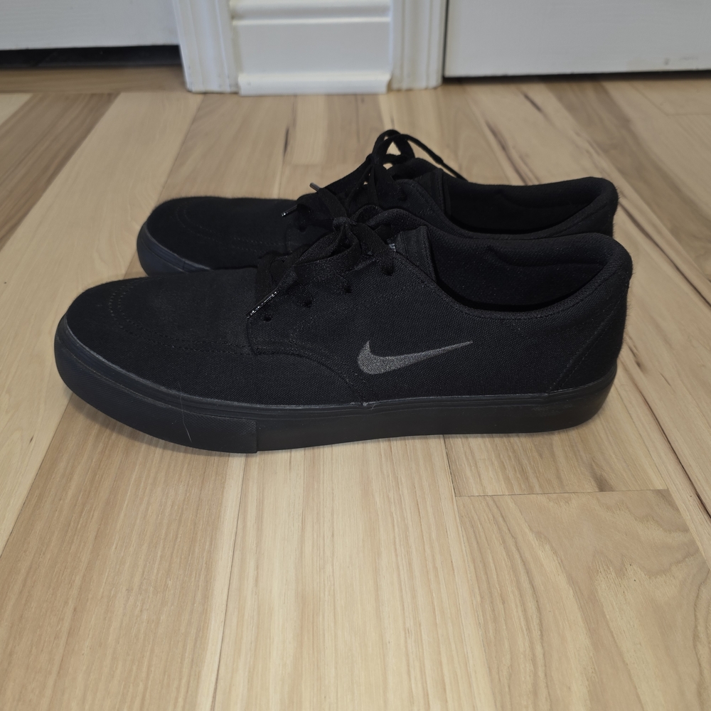 Nike Men's Black Canvas Sneakers - Picture 3 of 8